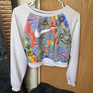 Nike Cropped Crew Neck Sweatshirt